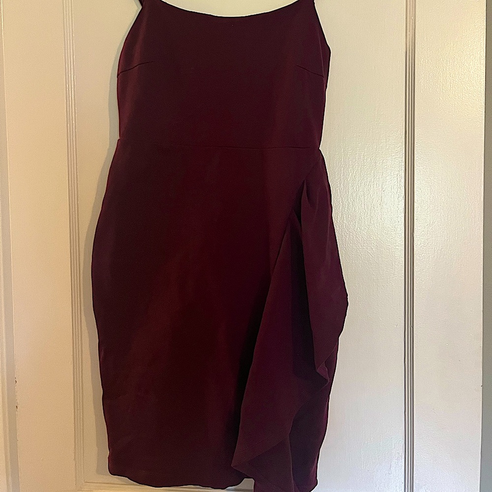 Lulu’s wine body con mini dress